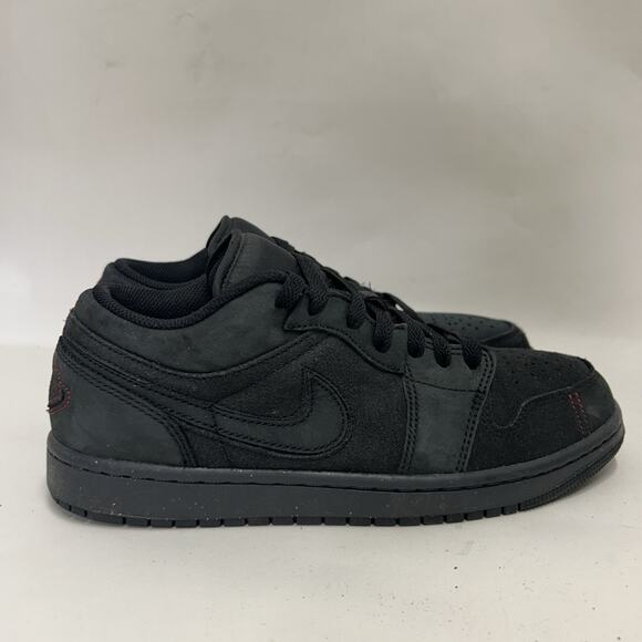 Athletic_Shoes
